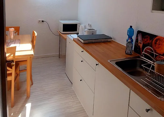 Private Studio Apartment With Balcony In Dortmund-Brackel