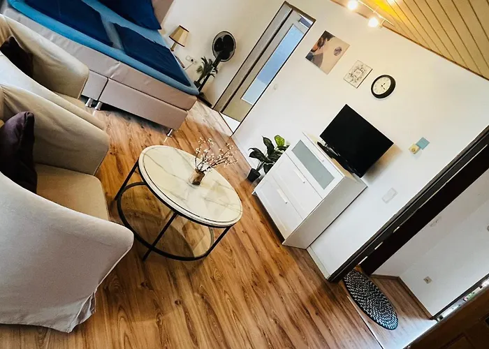 Private Studio Apartment With Balcony In Dortmund-Brackel