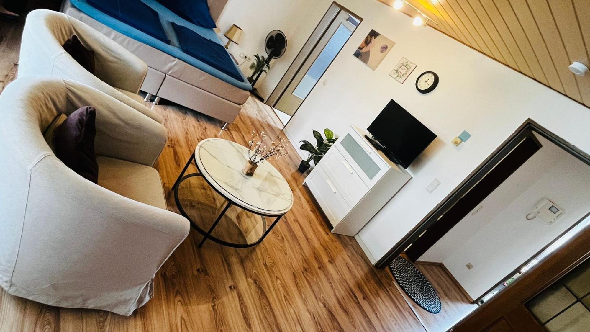 Private With Balcony In Dortmund-brackel Apartment *